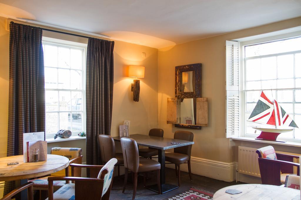The Crown Hotel Wells-next-the-Sea Buitenkant foto